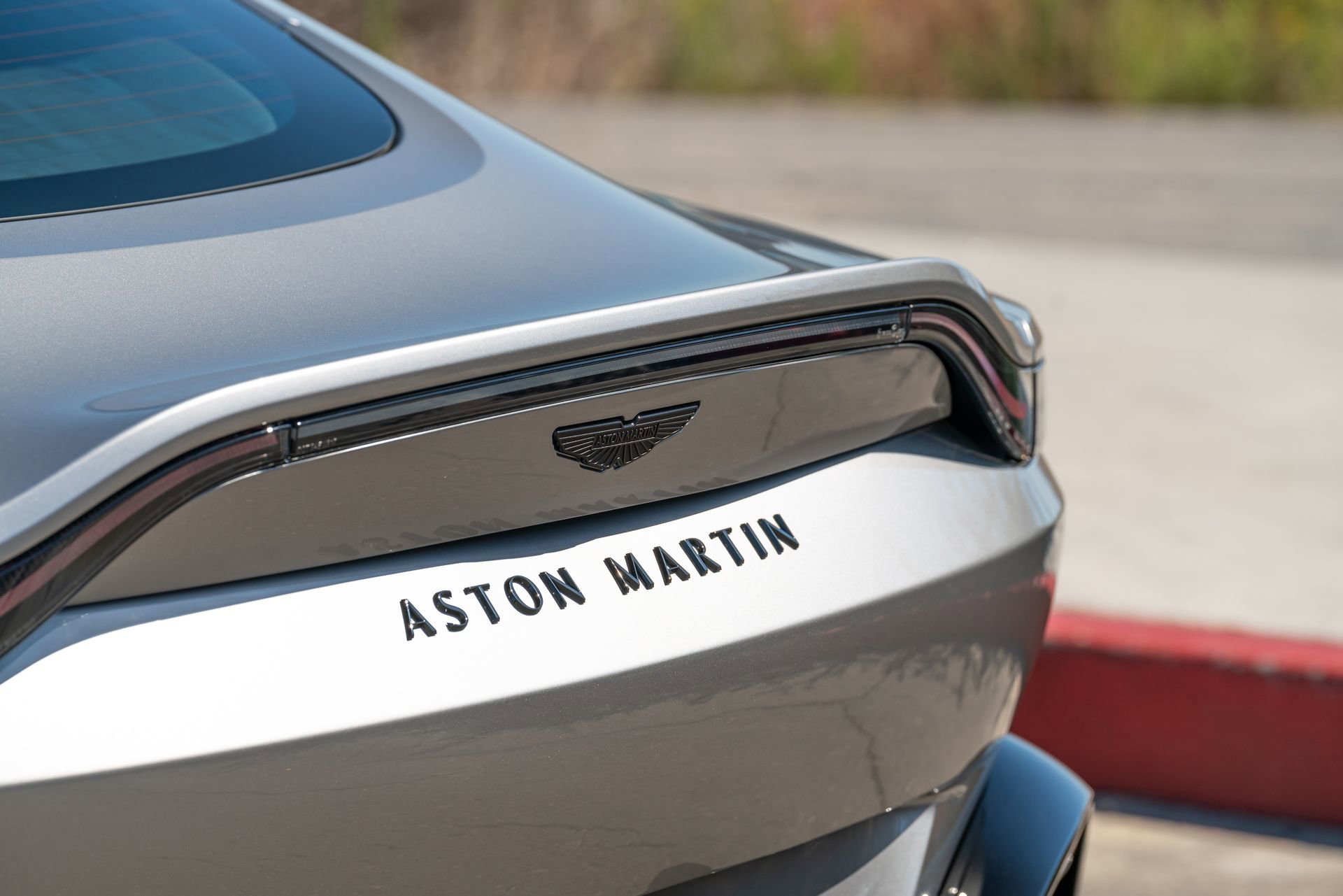 Used 2025 Aston Martin V8 Vantage Coupe image 23