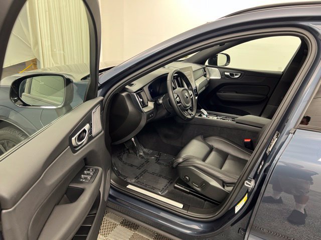 New 2026 Volvo XC60 T8 Ultra w/ Protection Package Premier AWD/4WD image 12