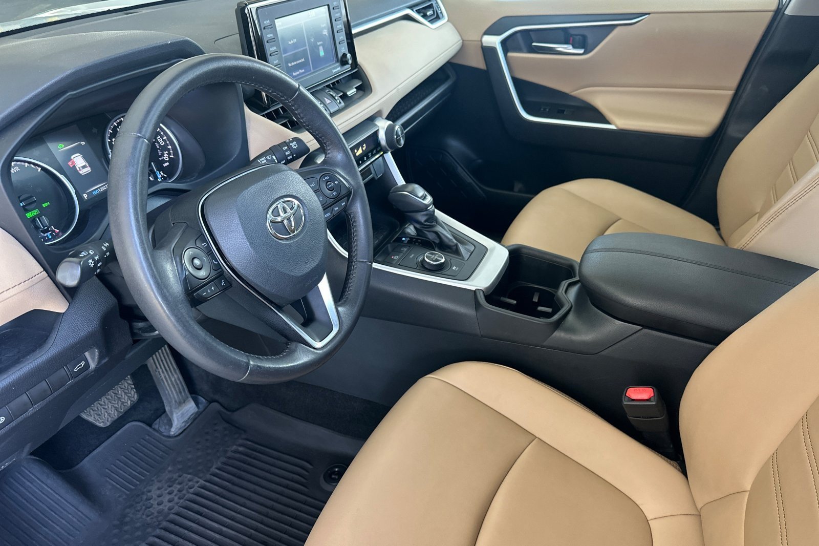 Certified 2022 Toyota RAV4 XLE Premium AWD/4WD image 9