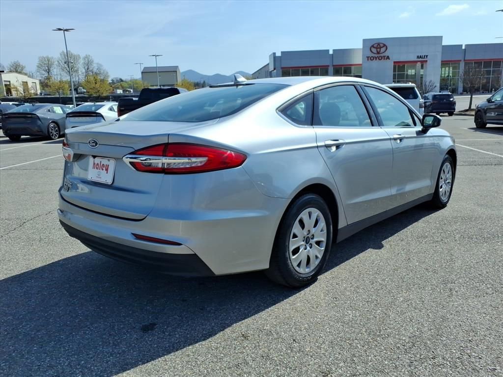 Used 2020 Ford Fusion S FWD image 4