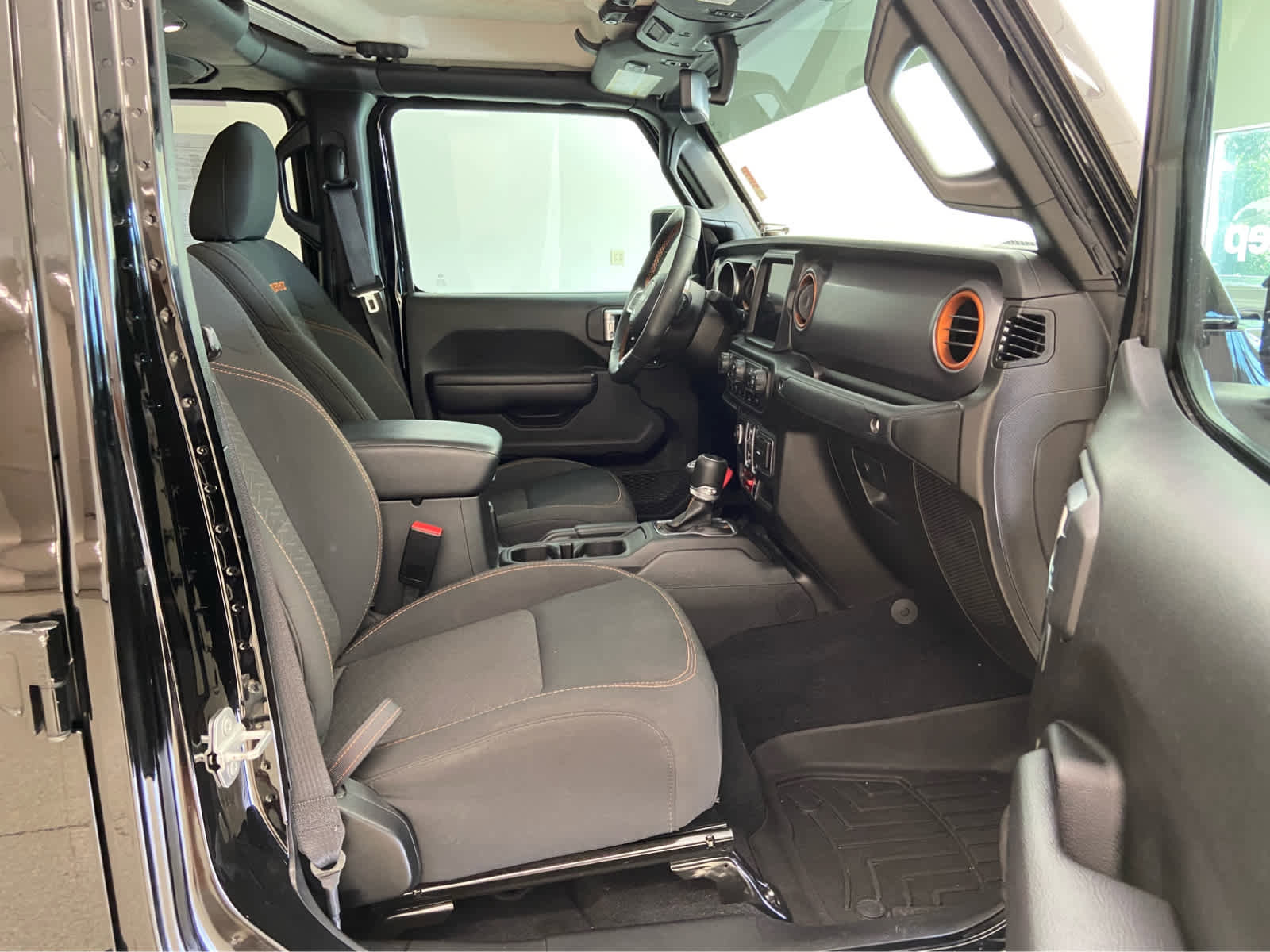 Used 2023 Jeep Gladiator Mojave w/ Cold Weather Group image 16