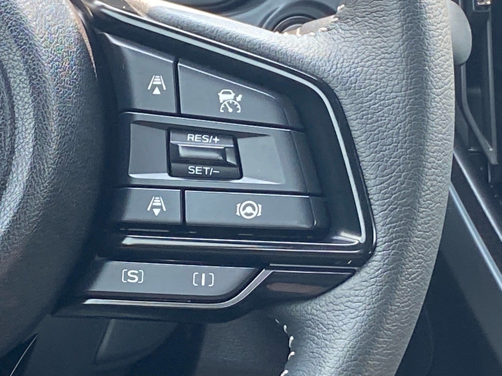 Used 2025 Subaru Forester Premium AWD/4WD image 5