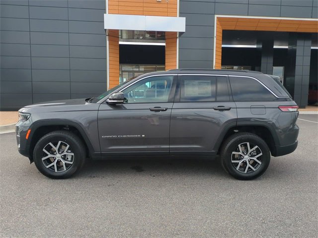 New 2025 Jeep Grand Cherokee Limited w/ Trailer Tow Package image 7