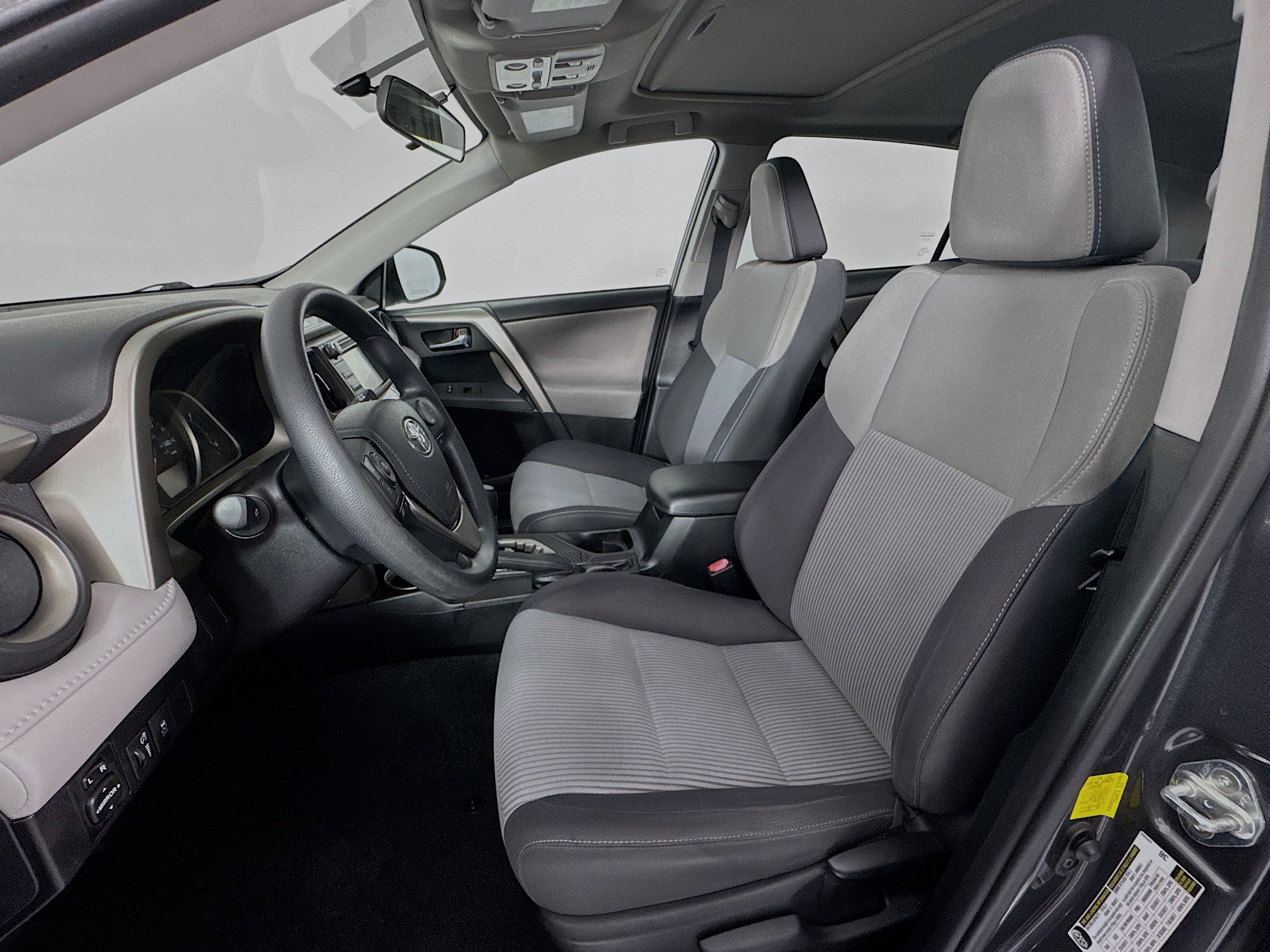 Used 2014 Toyota RAV4 XLE image 19