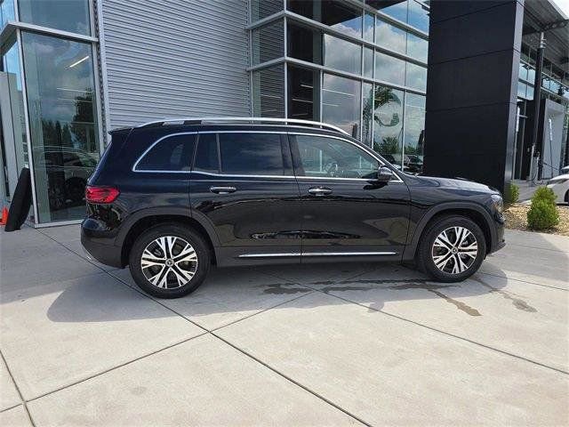 Used 2026 Mercedes-Benz GLB 250 4MATIC image 2