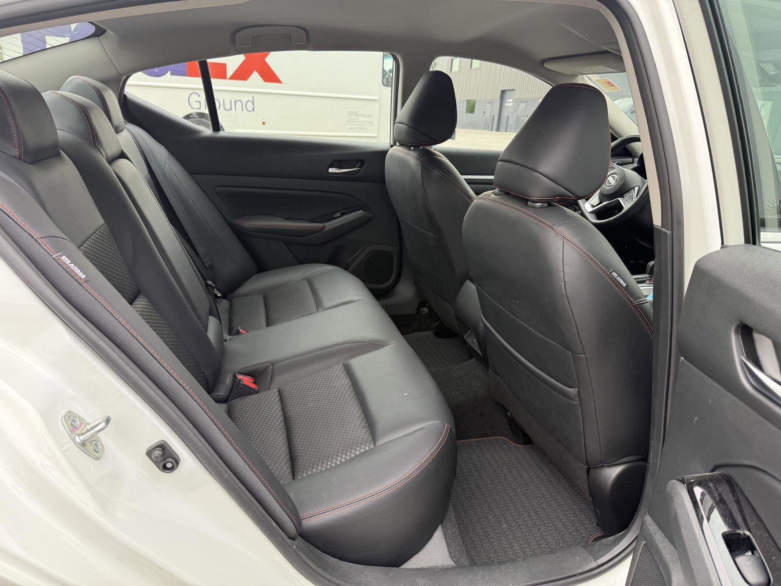 Used 2023 Nissan Altima 2.5 SR FWD image 11