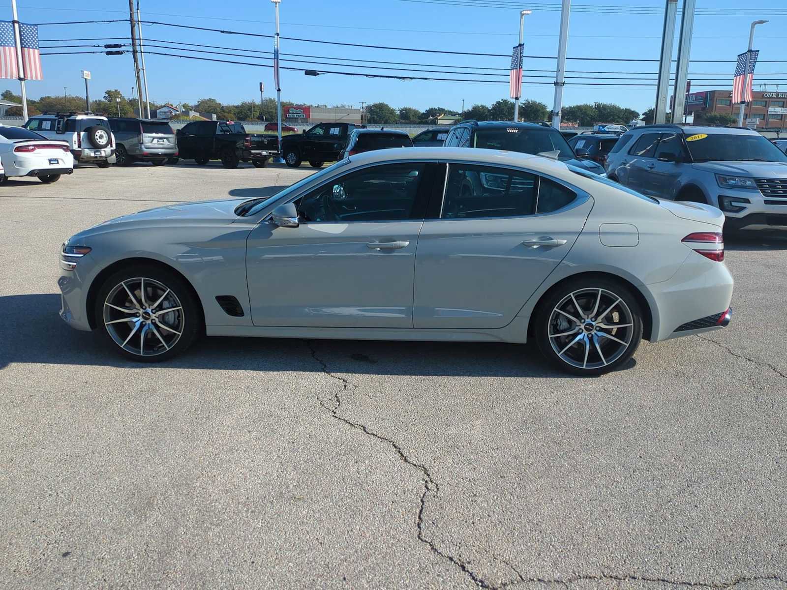 Used 2025 Genesis G70 2.5T image 5