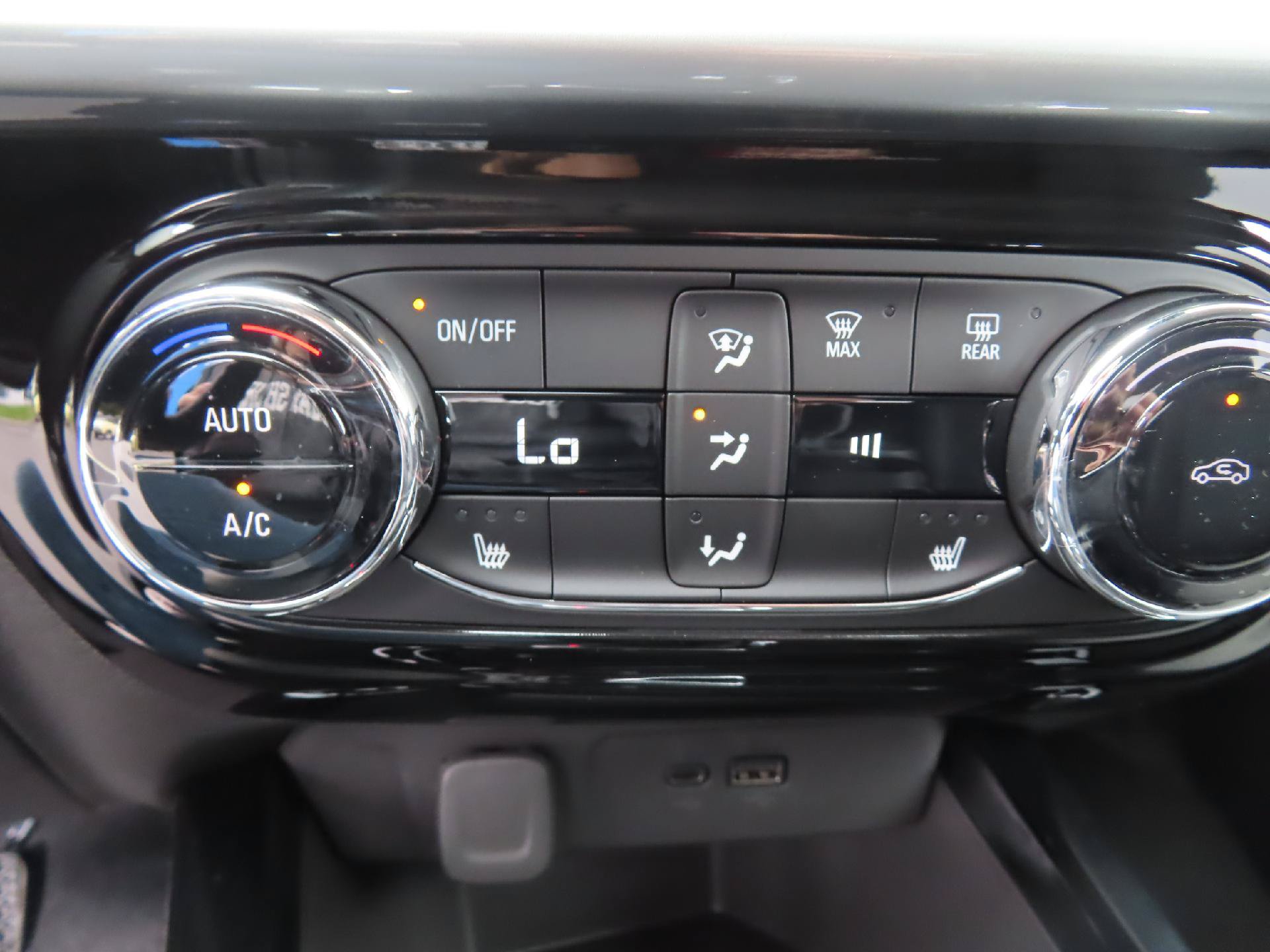 New 2026 Chevrolet Trax LT w/ Driver Confidence Package FWD image 35