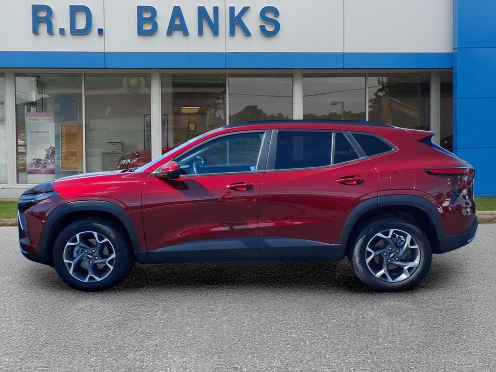 Used 2025 Chevrolet Trax LT w/ Sunroof Package FWD image 2