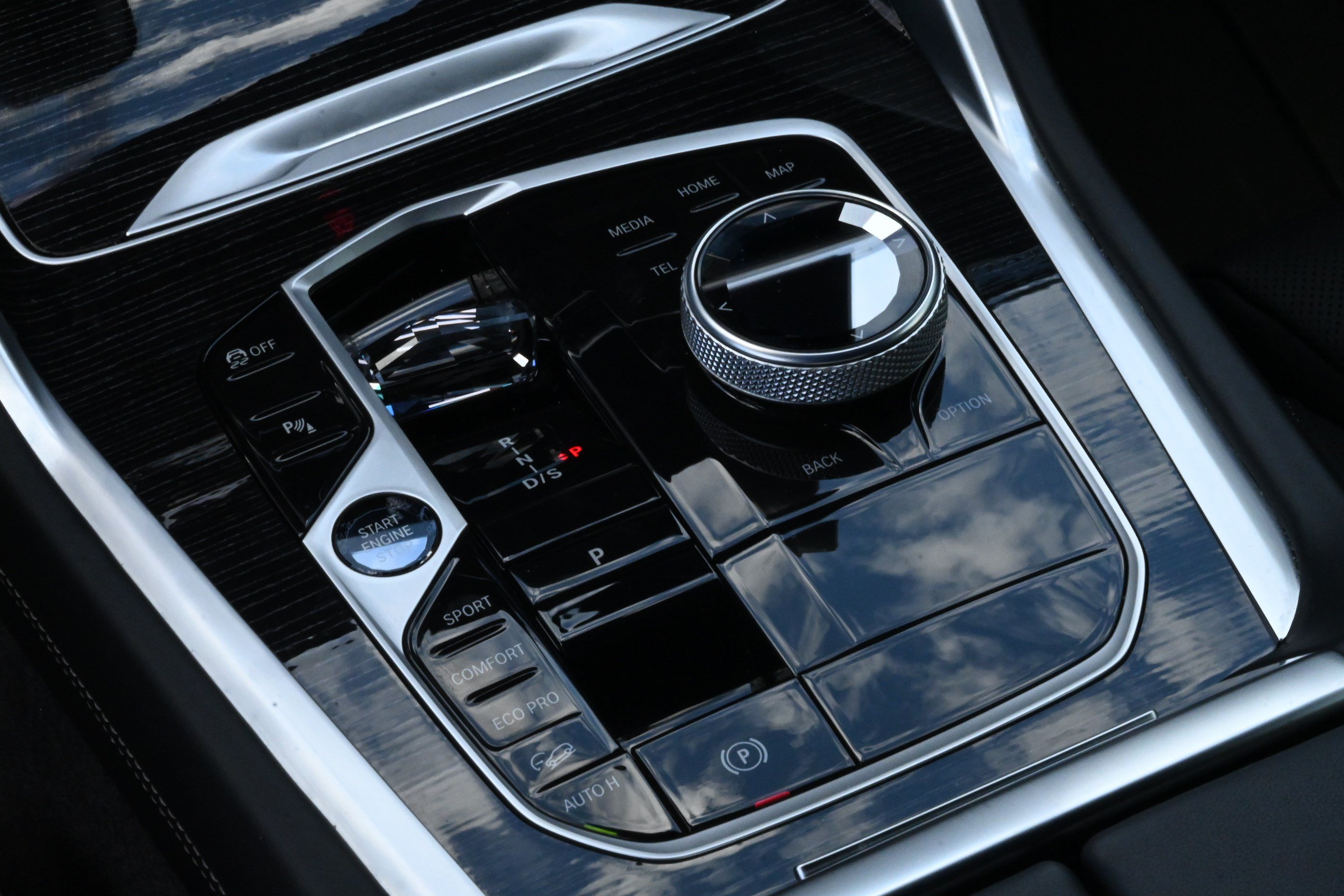 Used 2025 BMW X6 M60i AWD/4WD image 19