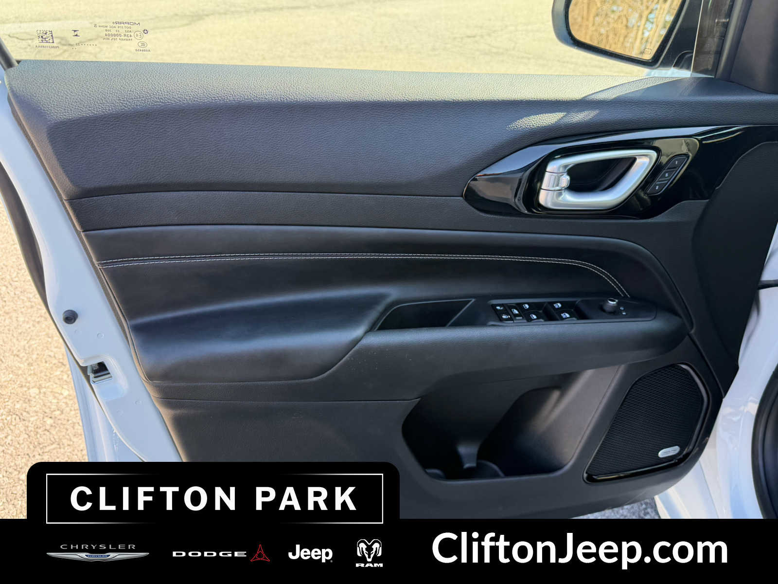 Used 2023 Jeep Compass High Altitude image 11