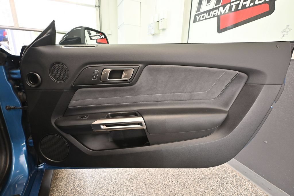 Used 2020 Ford Mustang Shelby GT350 w/ Technology Package RWD image 38