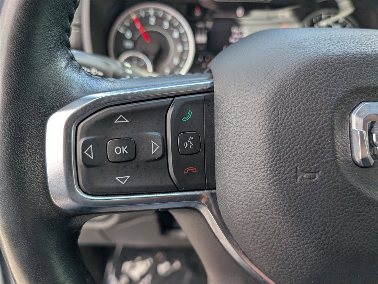 Used 2024 RAM 1500 Laramie AWD/4WD image 23