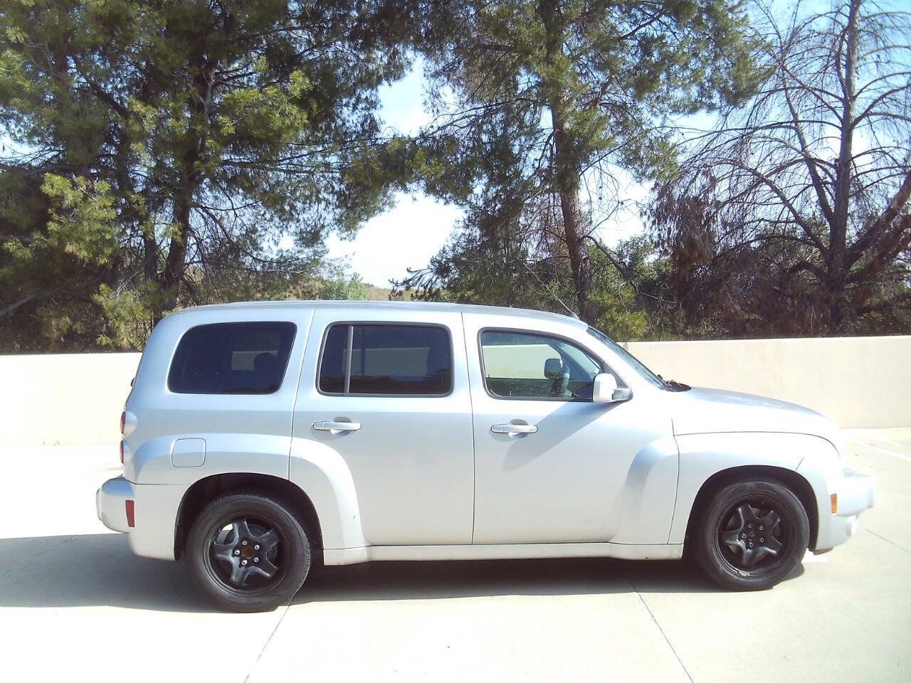Used 2010 Chevrolet HHR LT FWD image 8