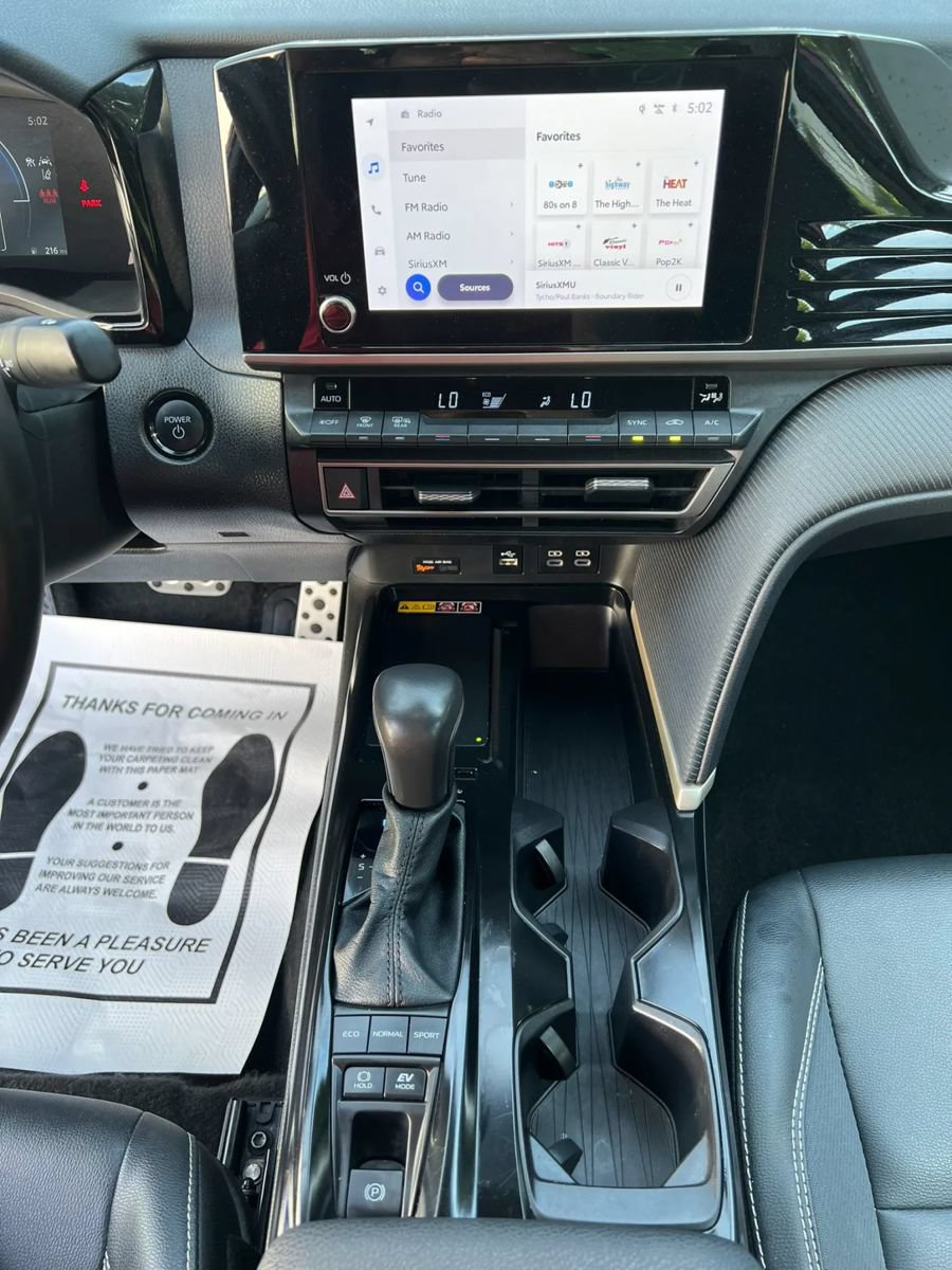 Used 2025 Toyota Camry SE FWD image 18