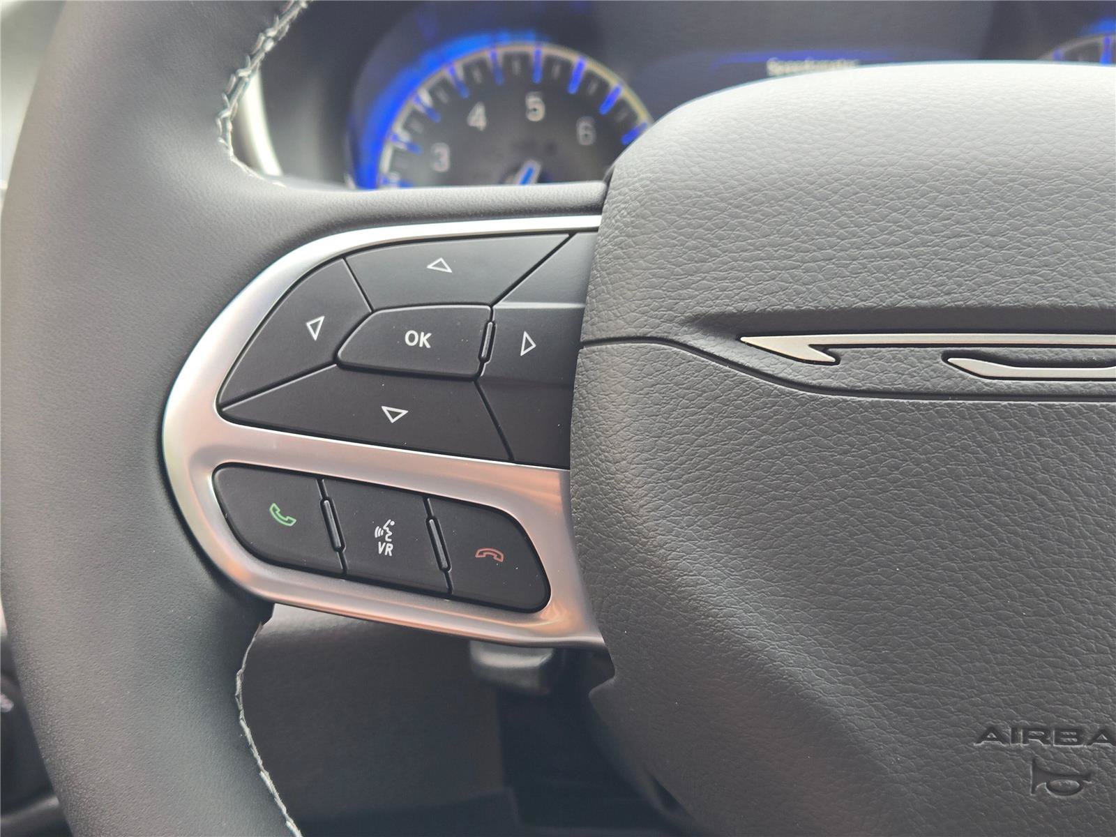 New 2027 Chrysler Pacifica Select FWD image 32