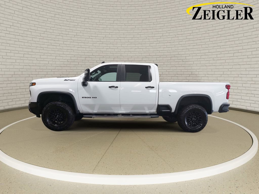 Used 2024 Chevrolet Silverado 2500 ZR2 w/ Technology Package AWD/4WD image 8
