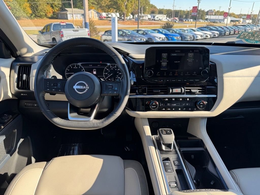 Certified 2025 Nissan Pathfinder SL image 14