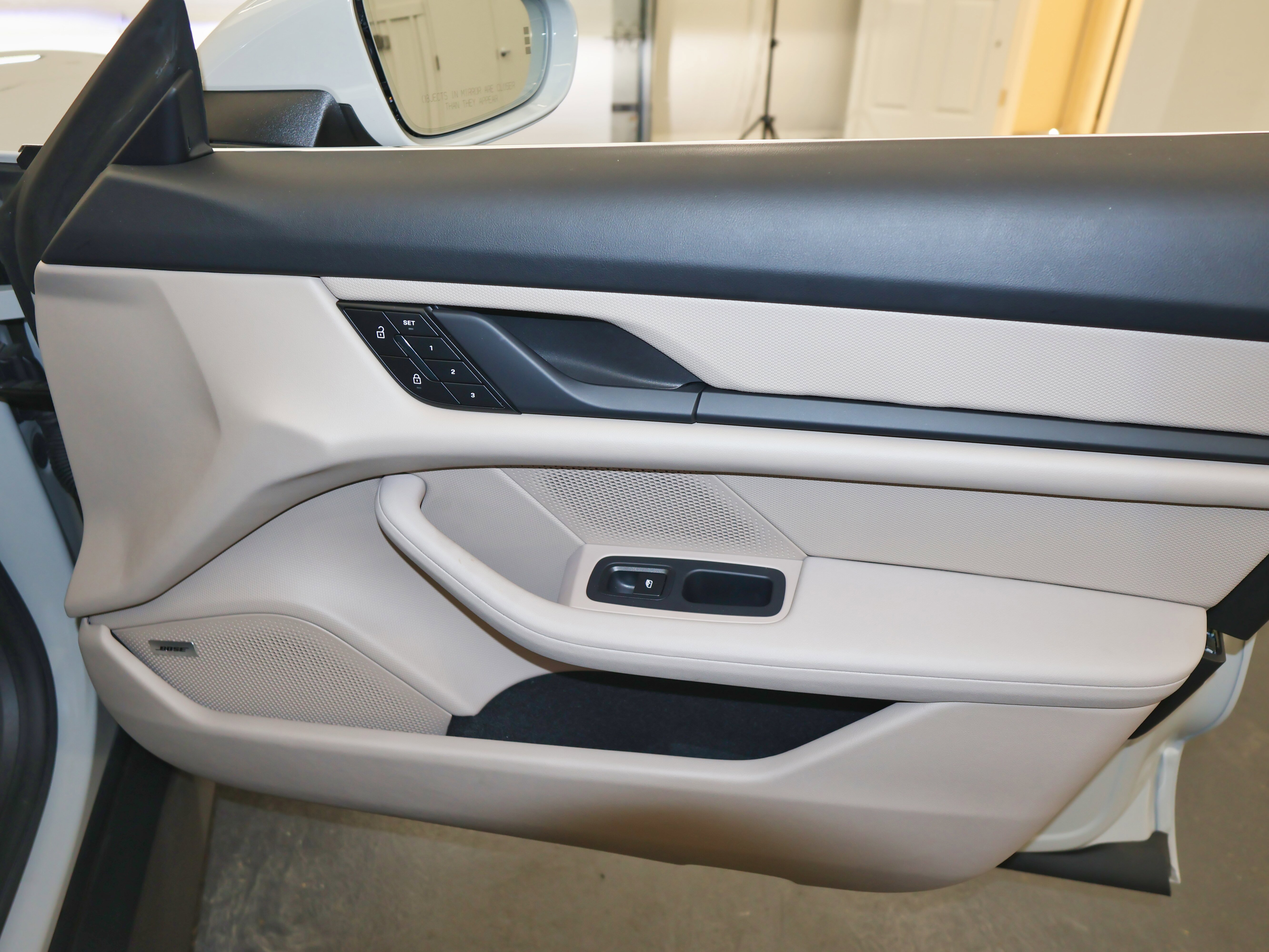 Used 2022 Porsche Taycan 4S image 51