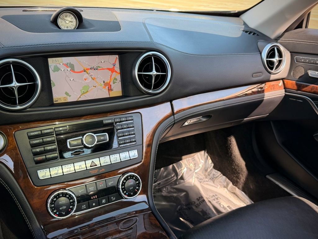 Used 2013 Mercedes-Benz SL 550 image 25