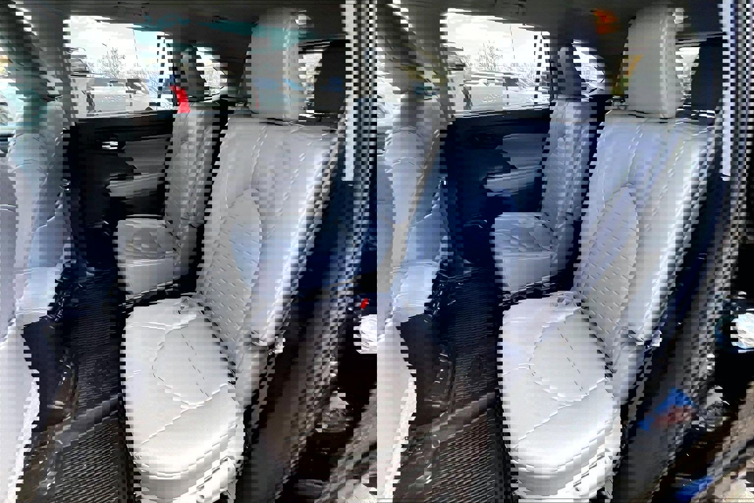 Used 2023 Toyota Highlander XLE image 25