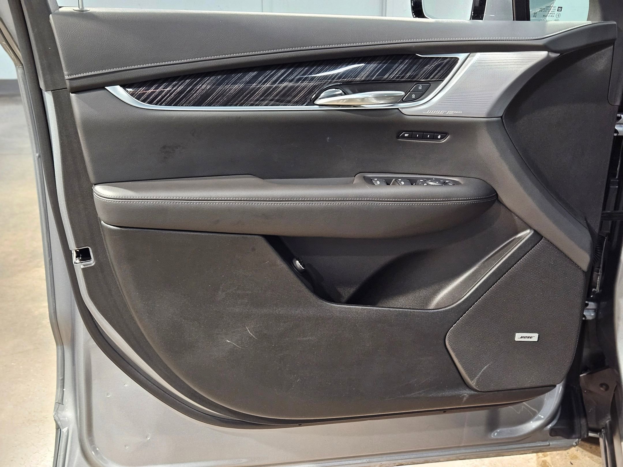 Used 2025 Cadillac XT6 Premium Luxury image 20