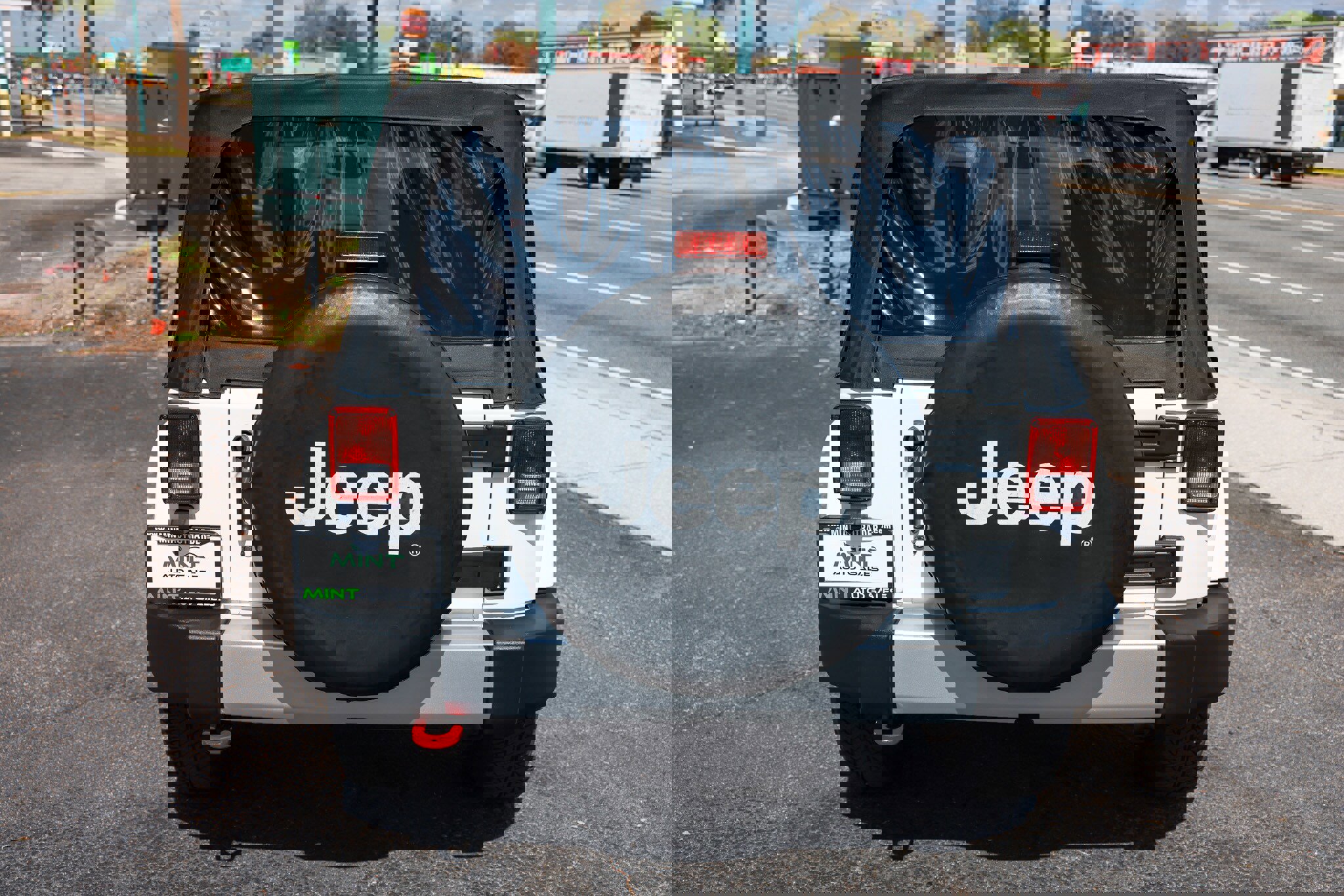 Used 2015 Jeep Wrangler Sahara w/ Connectivity Group image 14