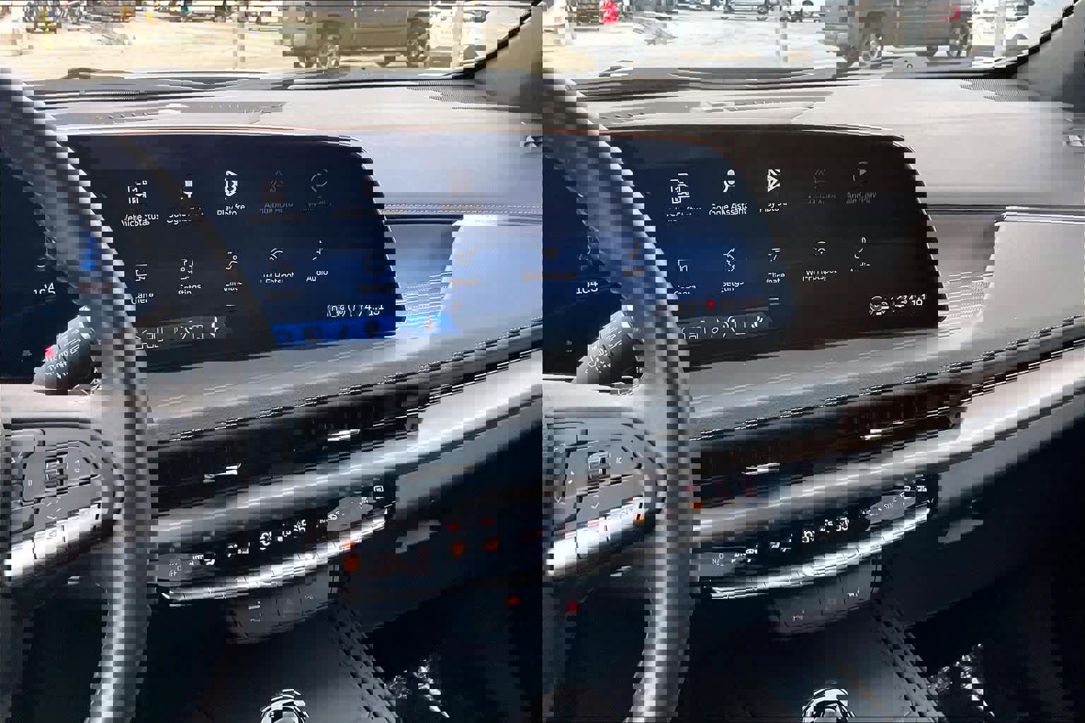 Used 2025 Cadillac XT4 Premium Luxury FWD image 7