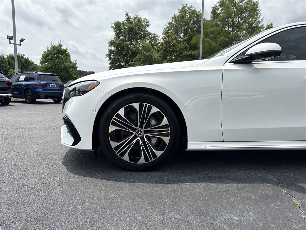 Used 2025 Mercedes-Benz E 350 4MATIC Sedan image 9