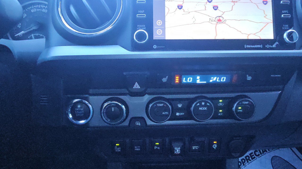 Used 2020 Toyota Tacoma TRD Sport w/ Technology Package AWD/4WD image 19