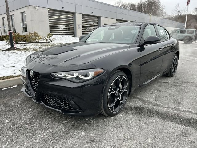 New 2025 Alfa Romeo Giulia AWD w/ Driving Assist Package image 4