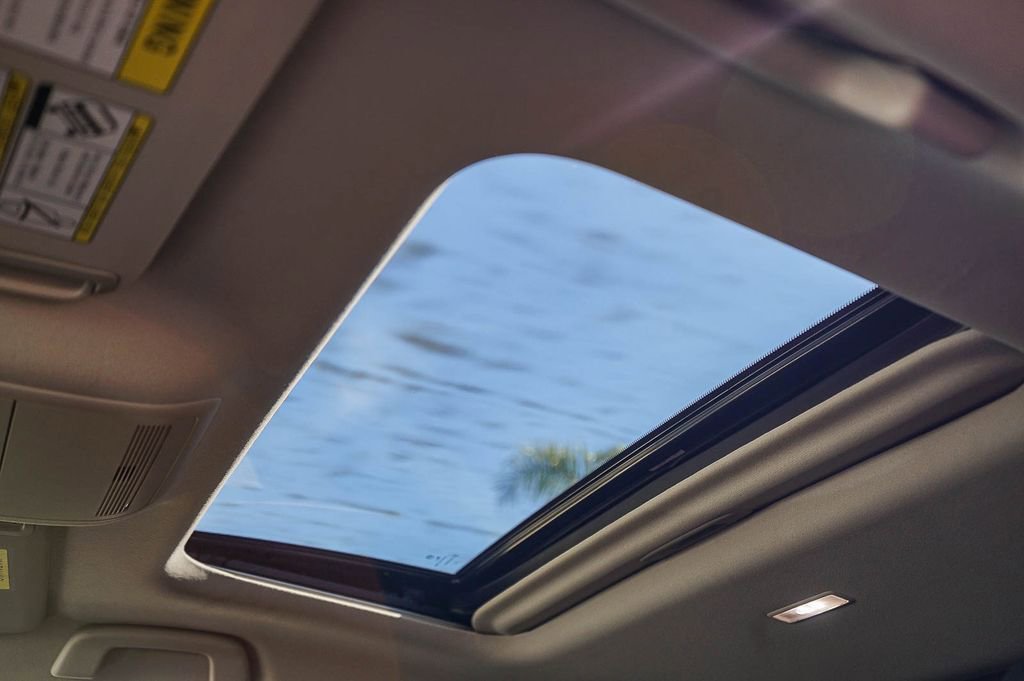 Used 2025 MAZDA CX-30 AWD 2.5 S w/ Preferred Package image 24