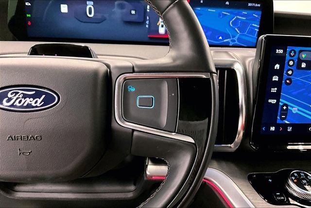 Used 2025 Ford Expedition Platinum image 28