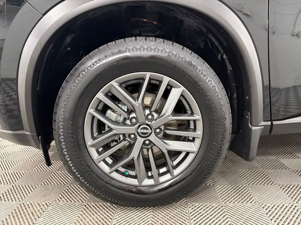 Used 2023 Nissan Rogue S image 13