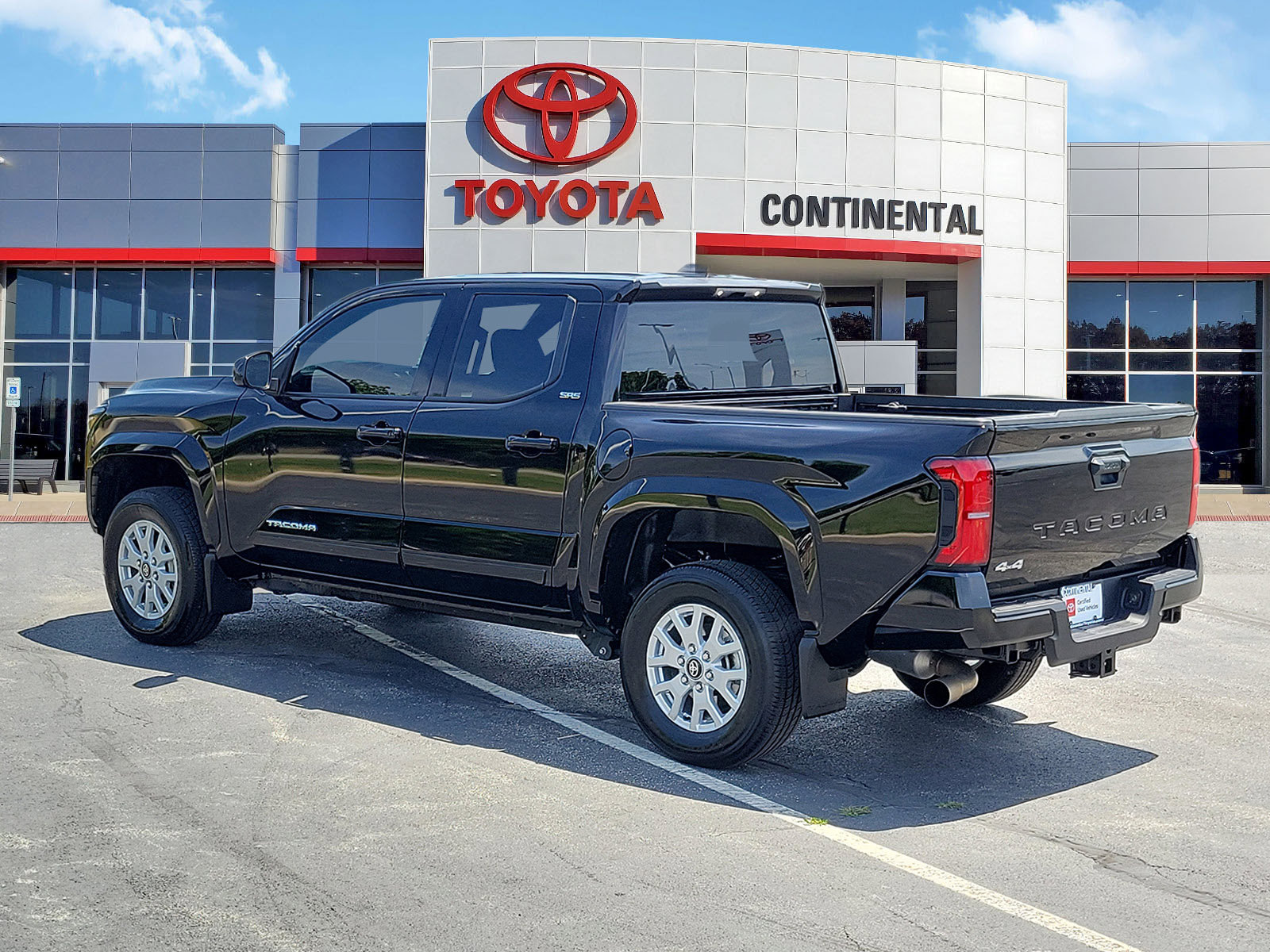 Certified 2025 Toyota Tacoma SR5 AWD/4WD image 4