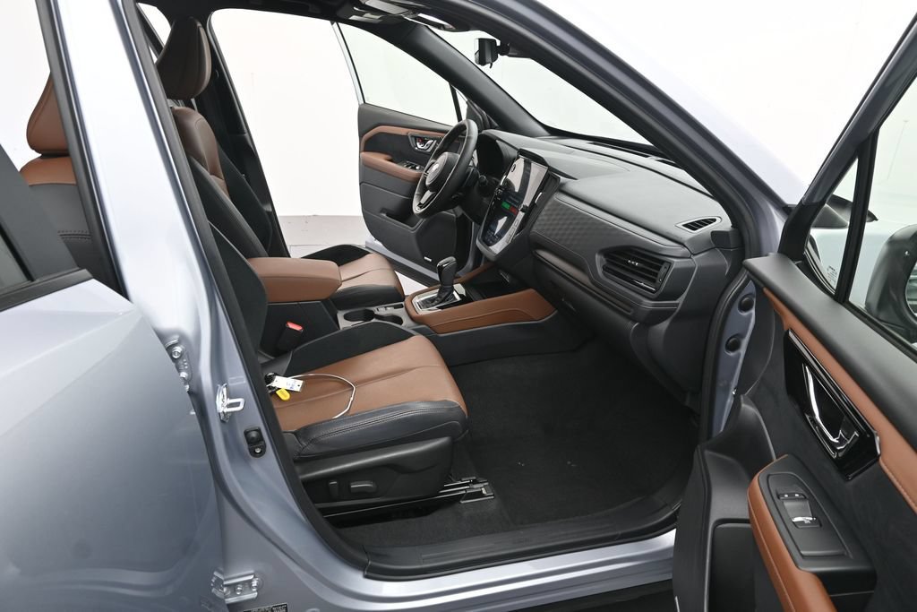 Used 2025 Subaru Forester Touring w/ Popular Package - Touring AWD/4WD image 24