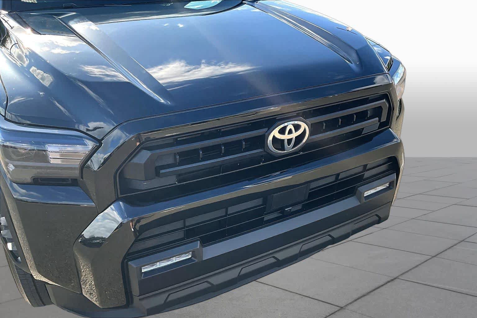Certified 2025 Toyota 4Runner SR5 AWD/4WD image 29