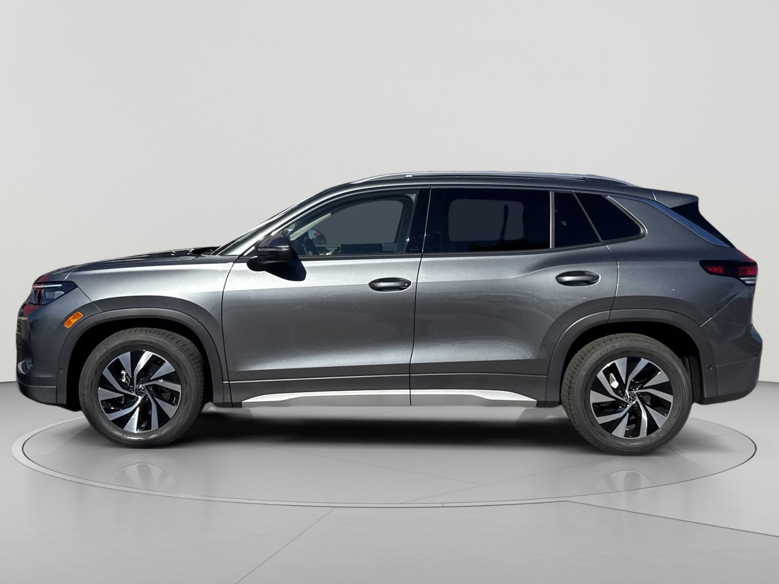 New 2026 Volkswagen Tiguan S FWD image 3