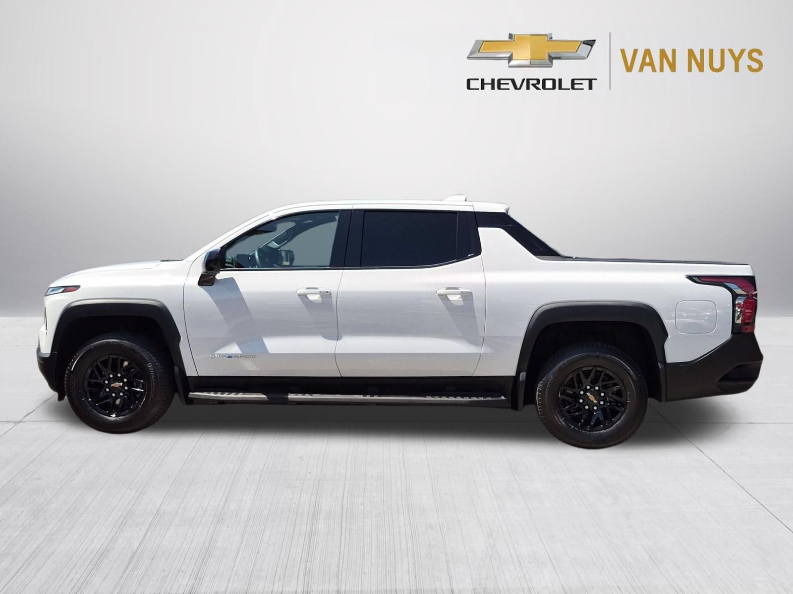 Used 2026 Chevrolet Silverado EV LT AWD/4WD image 8