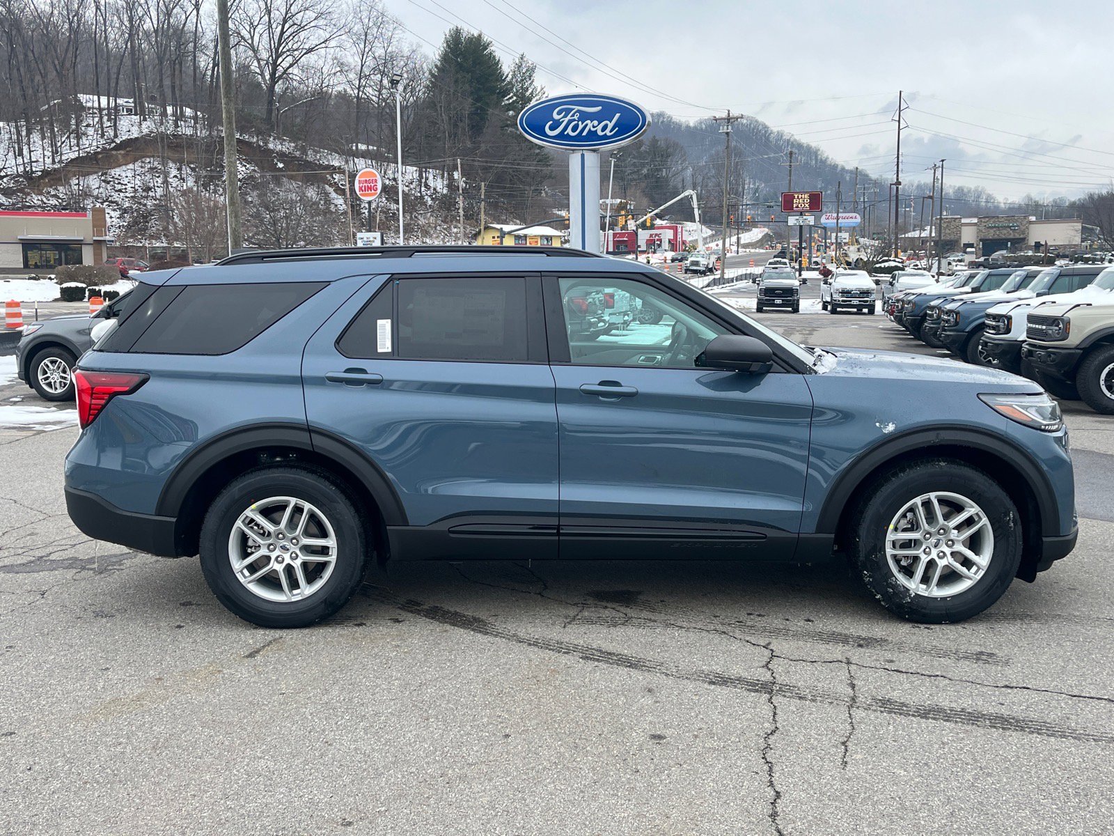 New 2026 Ford Explorer Active w/ Active Comfort Package image 2