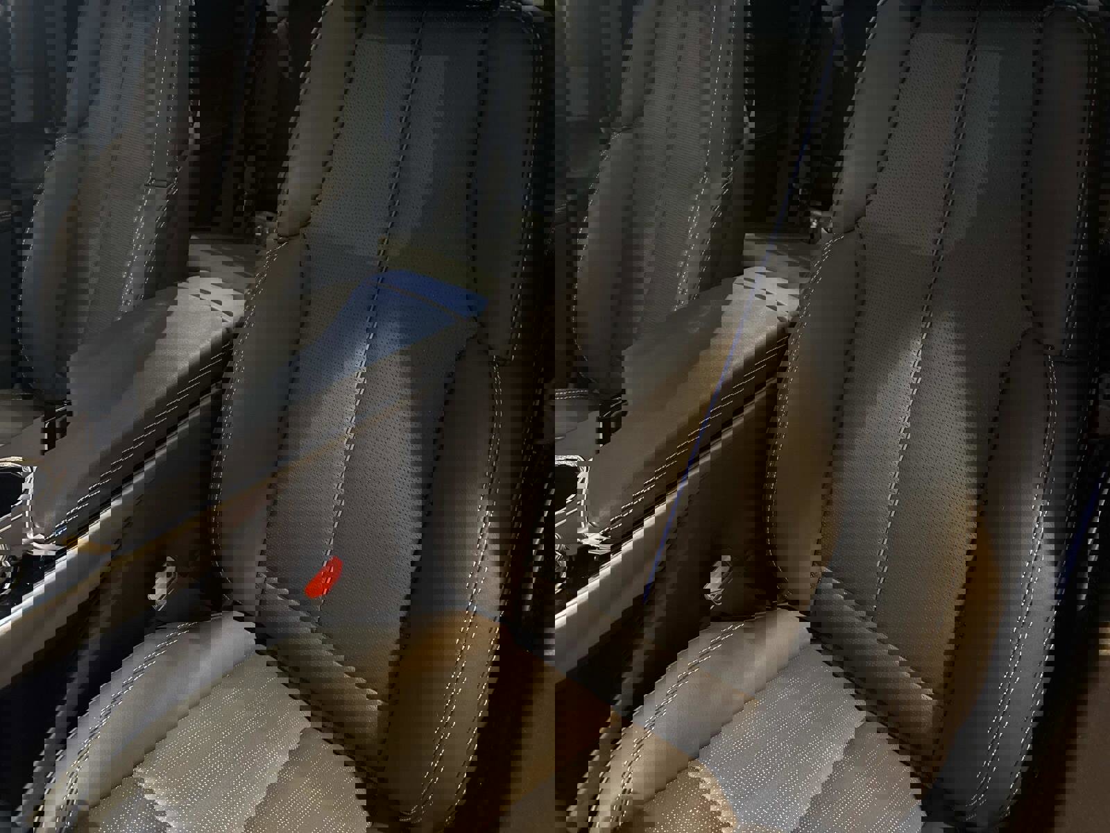 New 2025 Cadillac Lyriq Luxury image 17