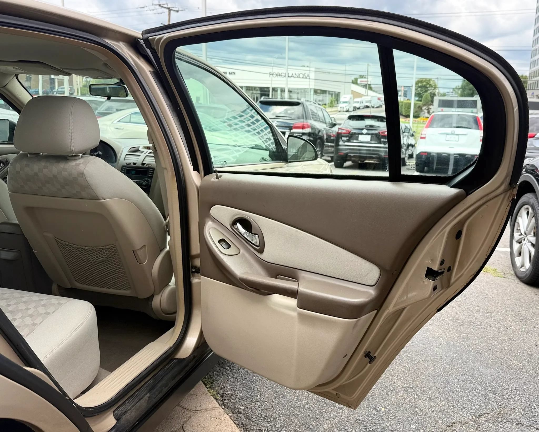 Used 2004 Chevrolet Malibu LS w/ Preferred Equipment Group FWD image 26