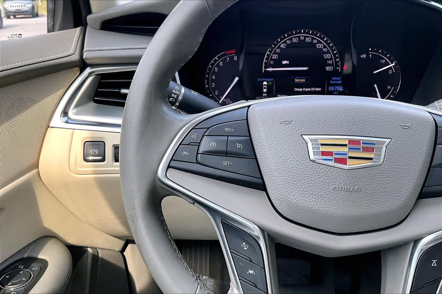 Used 2017 Cadillac XT5 Luxury w/ Driver Awareness Package FWD image 24