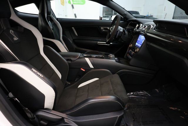 Used 2021 Ford Mustang Shelby GT500 w/ Carbon Fiber Track Pack image 77