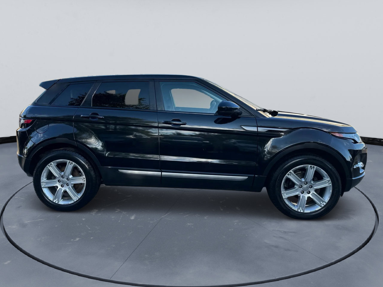 Used 2014 Land Rover Range Rover Evoque Pure Premium image 8