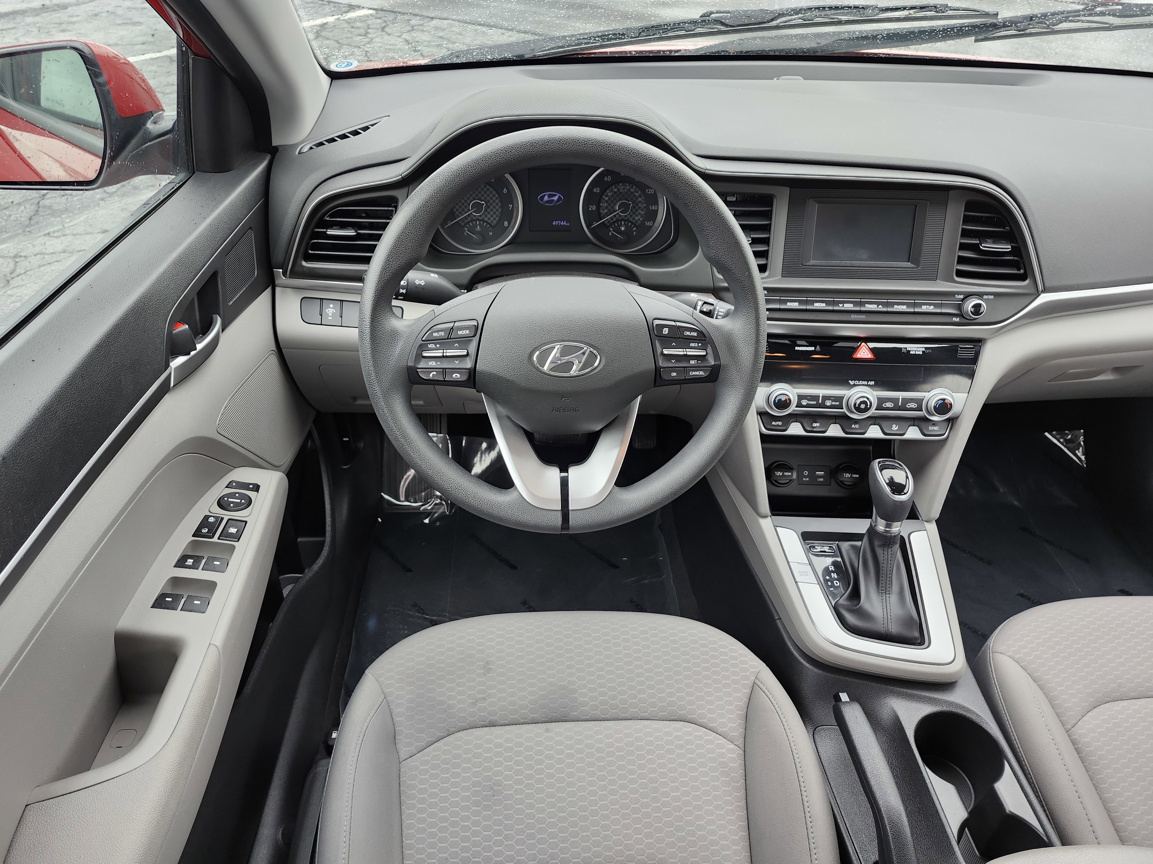 Used 2020 Hyundai Elantra SE FWD image 24