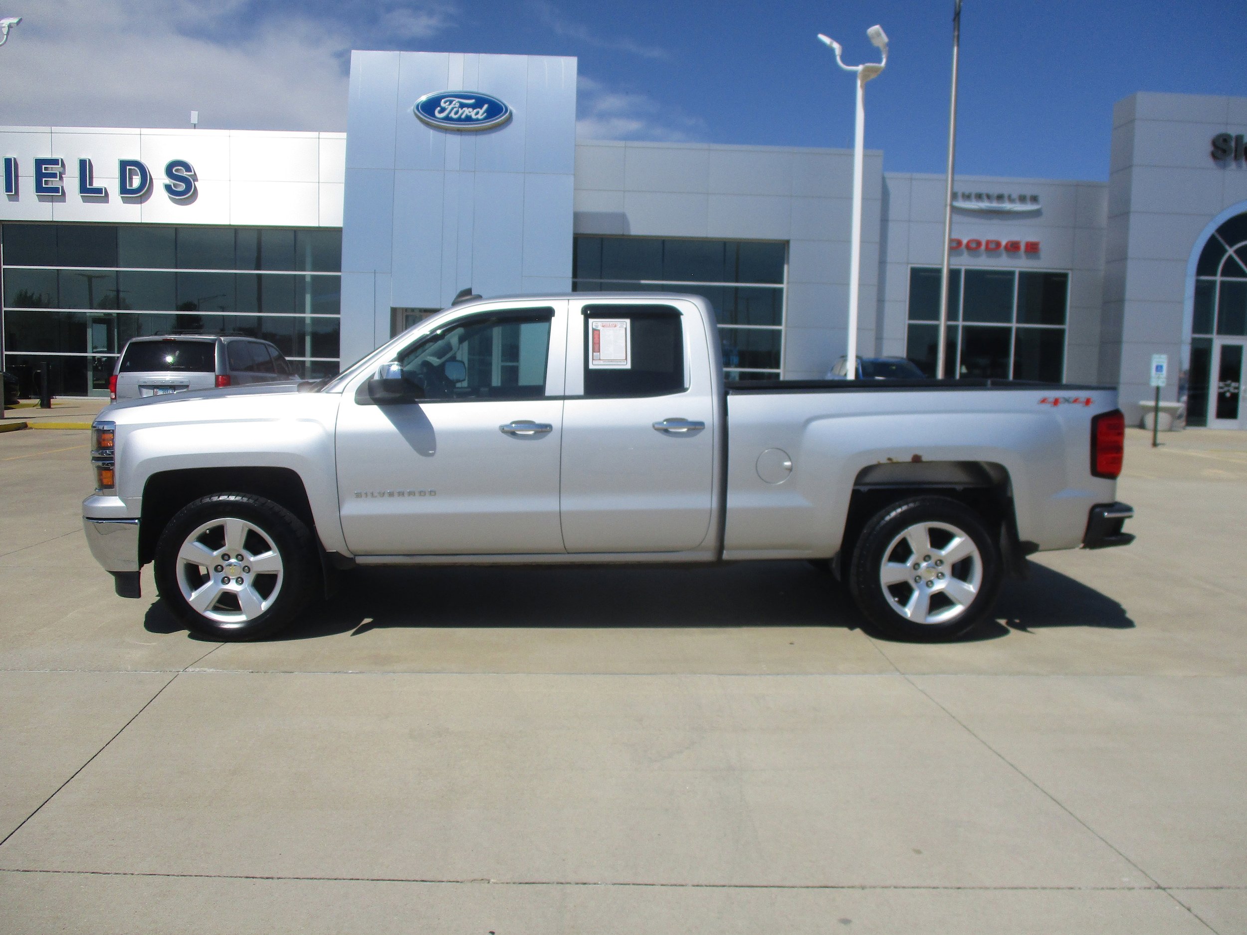 Used 2015 Chevrolet Silverado 1500 LS w/ Trailering Package AWD/4WD image 2
