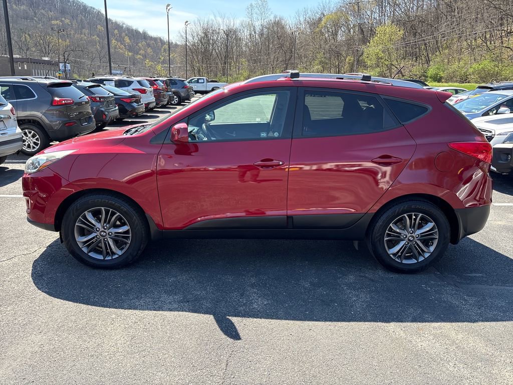 Used 2015 Hyundai Tucson SE image 2