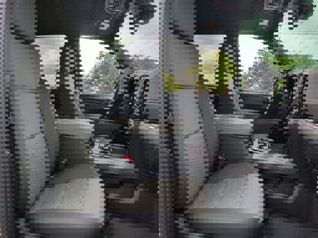 New 2026 Chevrolet Silverado 2500 ZR2 w/ LPO, Dark Essentials Package image 28