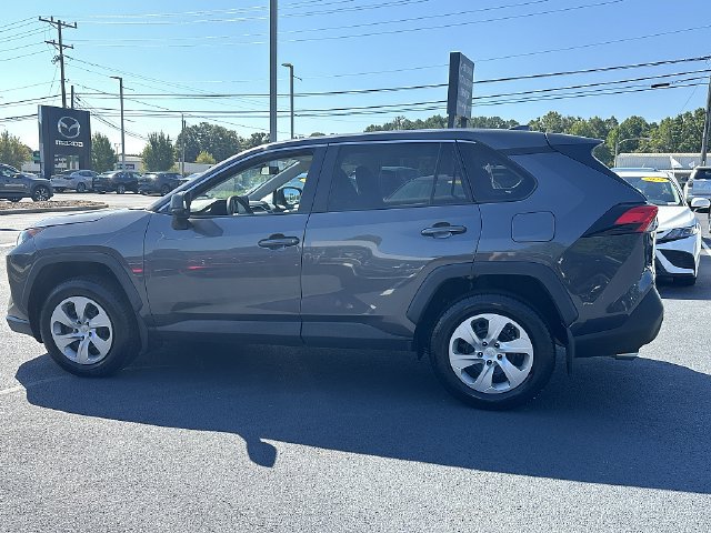 Used 2022 Toyota RAV4 LE FWD image 4